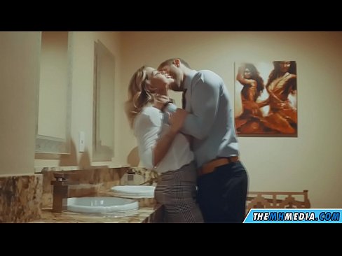 ❤️ Când o blondă cu sânii mari te seduce într-o toaletă publică ️❌ at porn ro.befuck-net.ru ❤